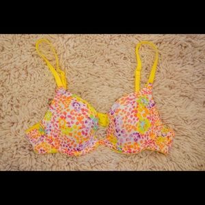 VASSARETTE 34A pushup bra NWOT NEVER WORN